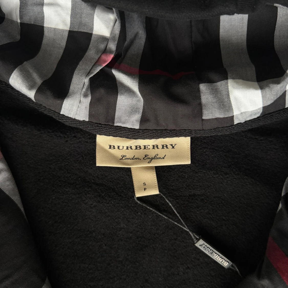 Svart Burberry hoodie  - 2