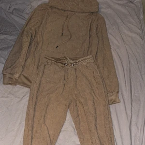 Dior tröja och byxor - Kommer i nästan nytt skick, mycket bra kopior verkligen kvalitet 