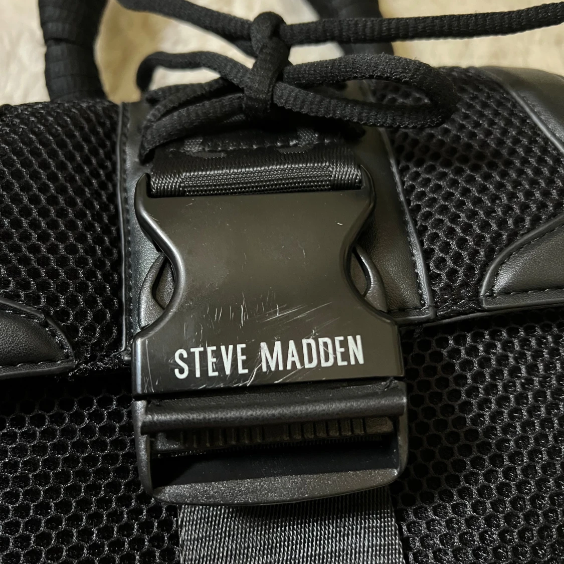 Handväska från Steve Madden - 1