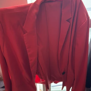 Röd kostym kavaj + byxor  - Elegant röd kavaj set