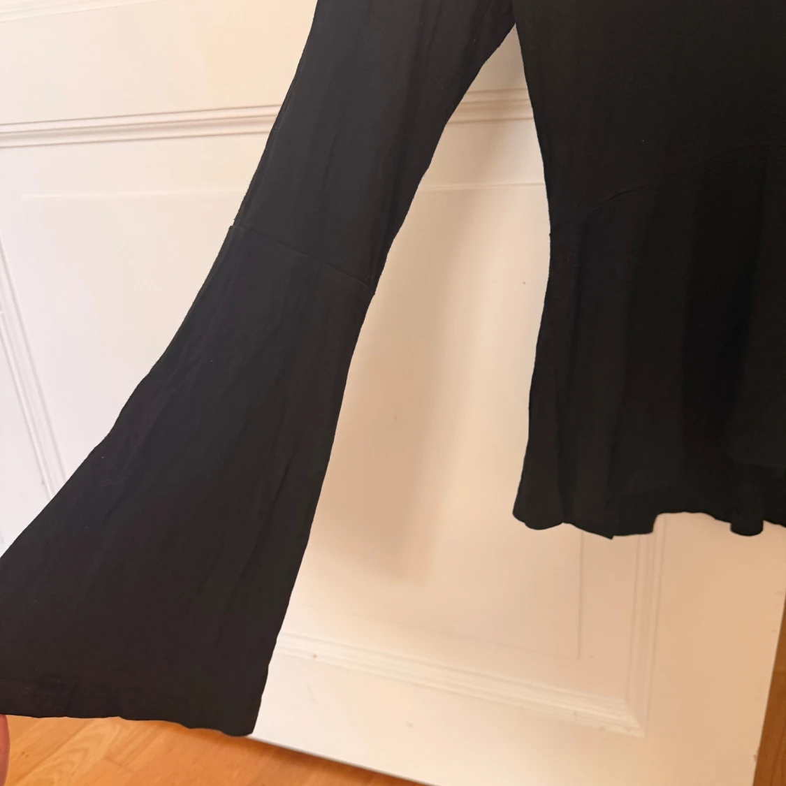 Svart långärmad topp  - 1