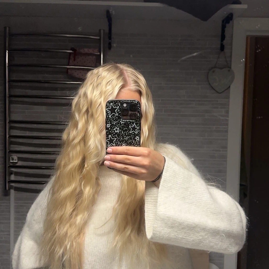 Vit stickad tröja med vida ärmar - 1