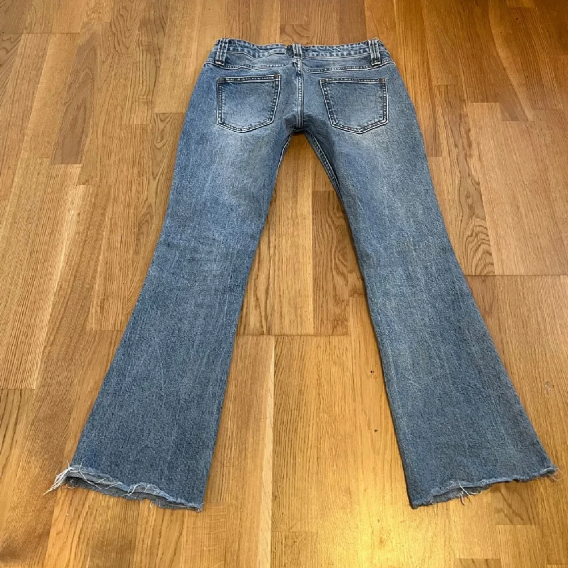 Lågmidjade bootcut jeans  - 2