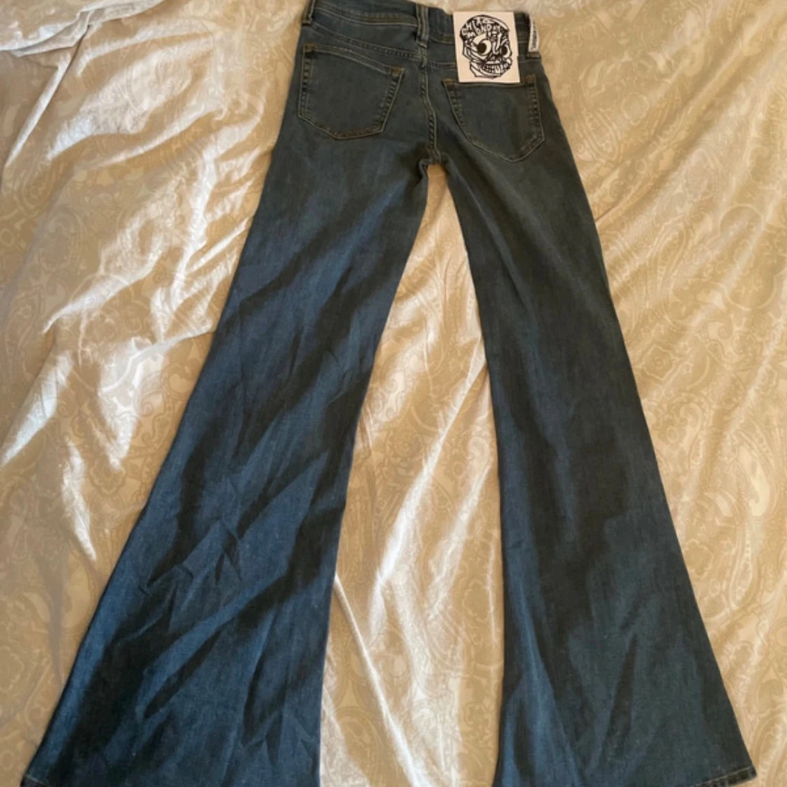 Cheap monday lågmidjade jeans - 1