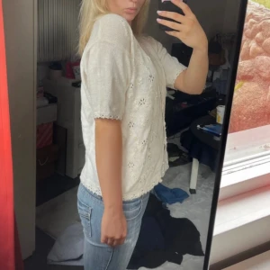 söt stickad t-shirt - sååå fin passar s-m💕