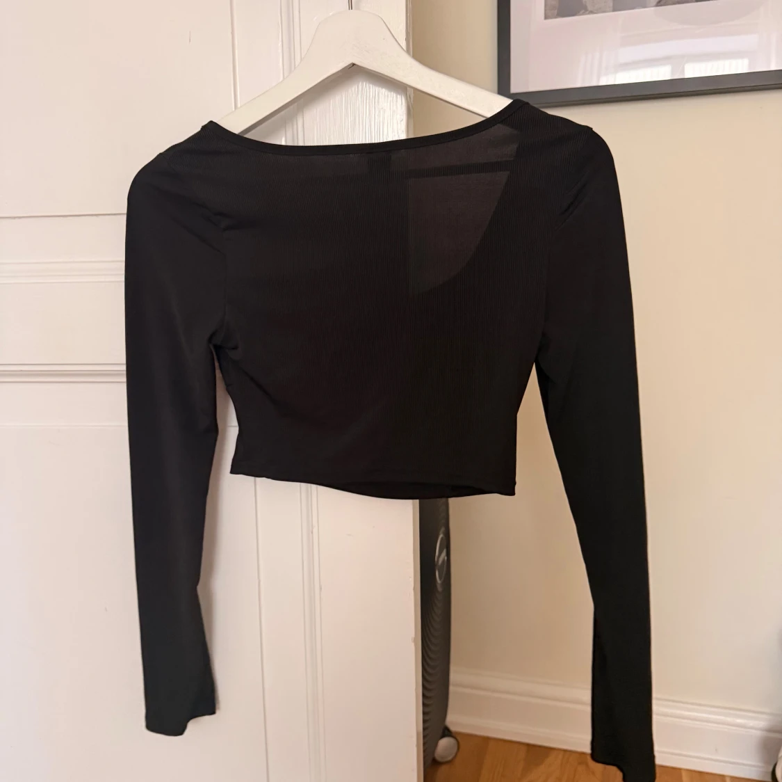 Svart croppad topp  - 2