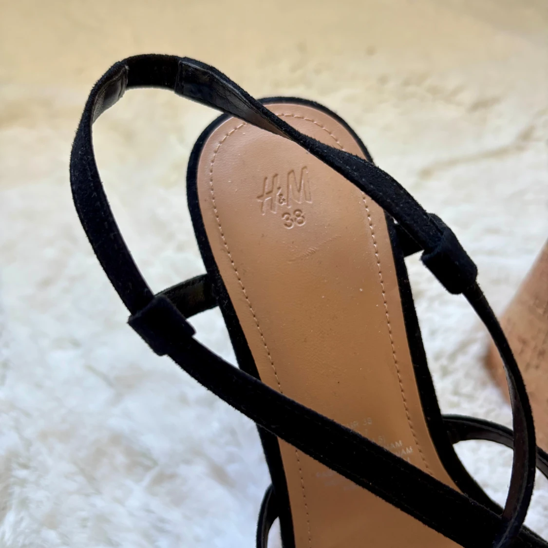 Svarta kilklackssandaler från H&M strl 38 - 2
