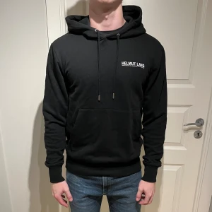 Helmut Lang Hoodie  - Säljer en riktigt skön Helmut Lang Hoodie! | Mycket fint skick utan defekter! | Ställ gärna frågor innan du köper!