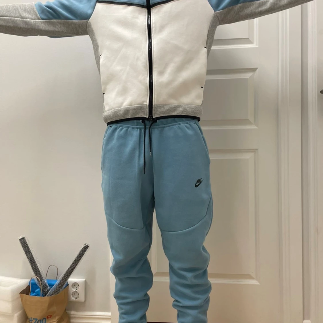 Nike ljusblå tracksuit M och L - 2
