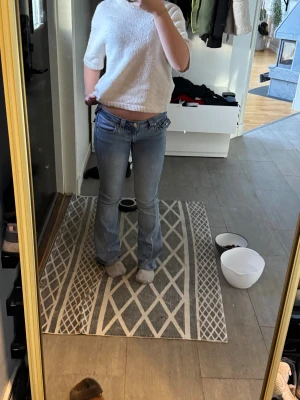 Ljusblå  true religion jeans - Jätte fina ljusblåa true religion jeans, har använt fåtal gånger. De har sytts upp jätte lite på dom kanske 2 cm.🥰