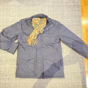 Ralph Lauren field jacket - Ralph Lauren field jacket, höst/vinter - Storlek: M - Skick: 9,6 - 10, knappt använd! - Pris: 1799 kr - Nypris: 5000 kr - Givetvis äkta ✅ - Byte accepteras - Bellavita_resell