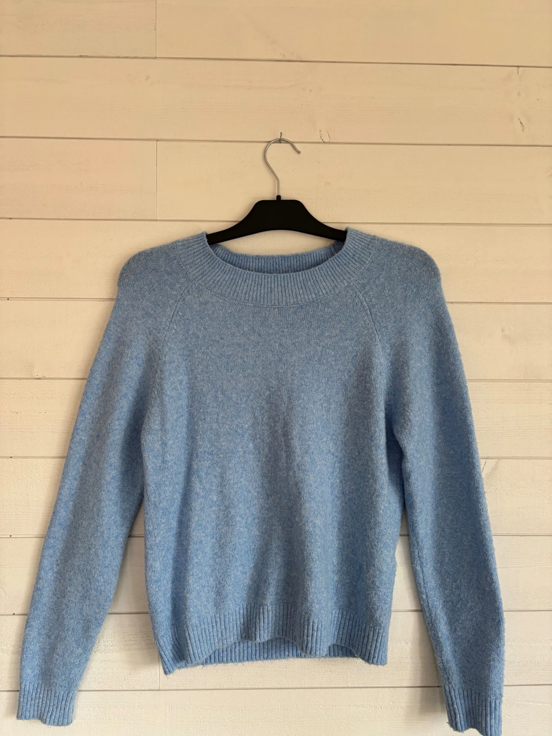 Ljusblå stickad tröja med rund hals - 2