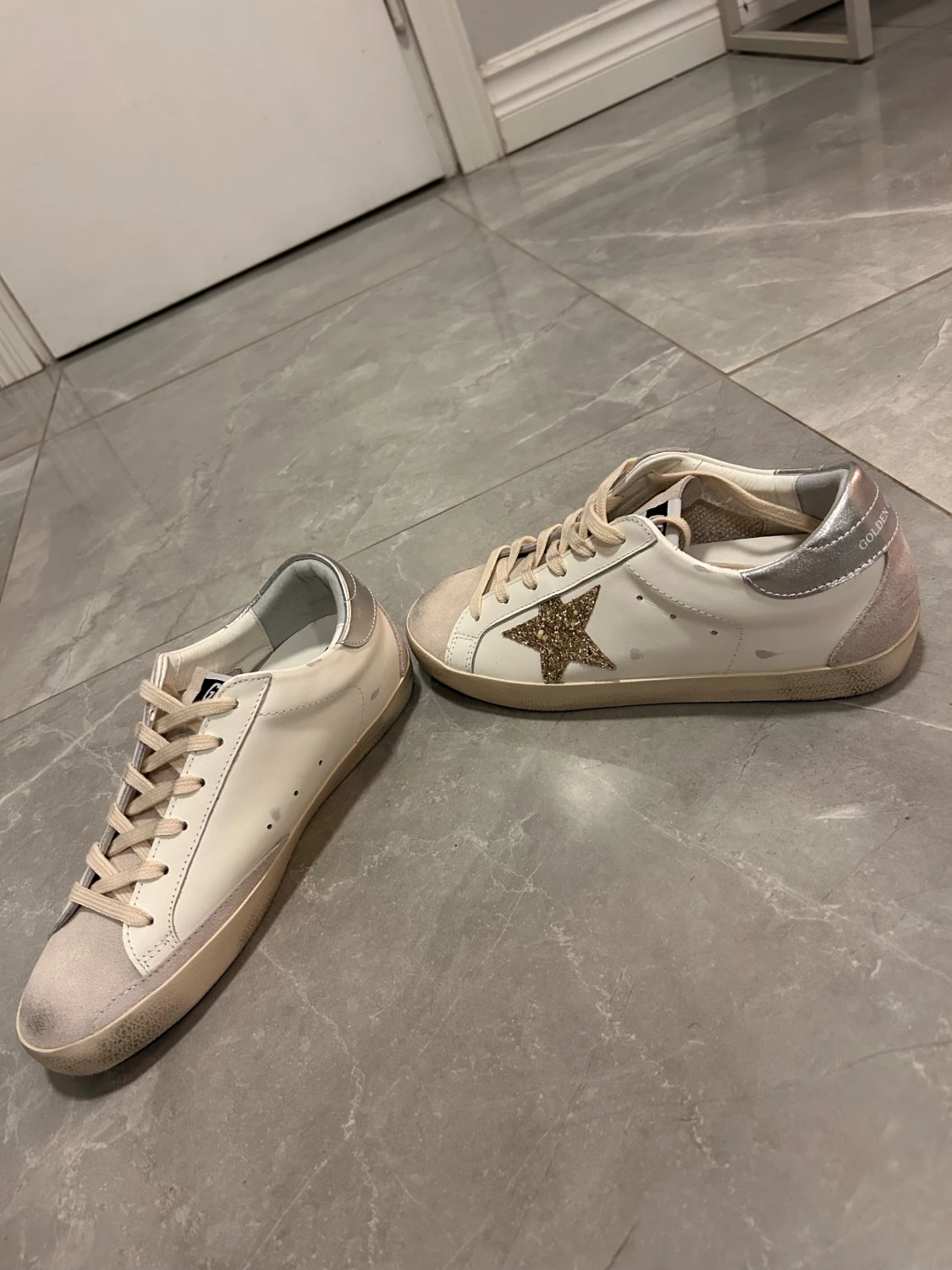 Golden Goose vita sneakers med glitterstjärna - 2