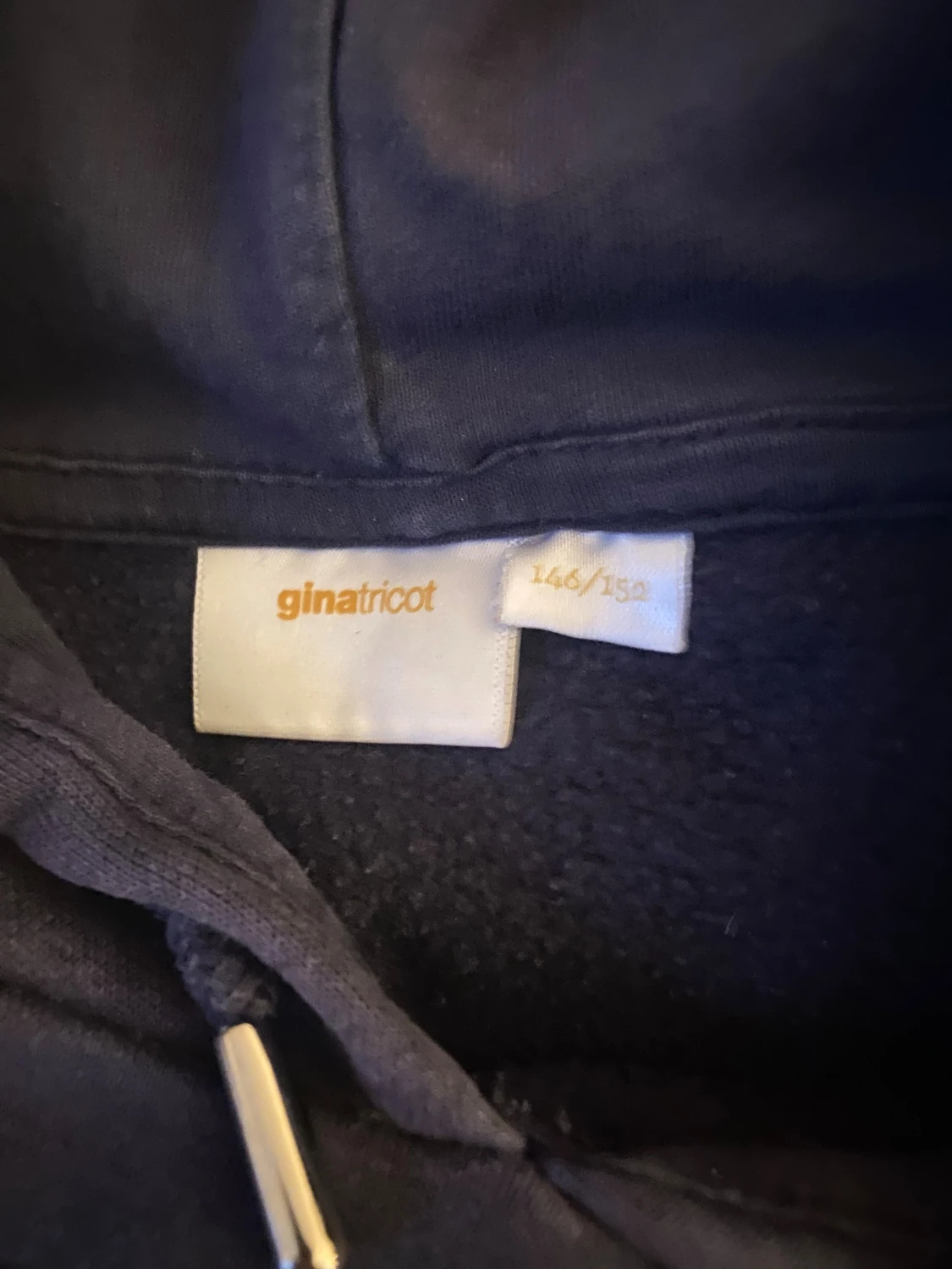 Mörkblå hoodie med strass Ma Chérie - 4