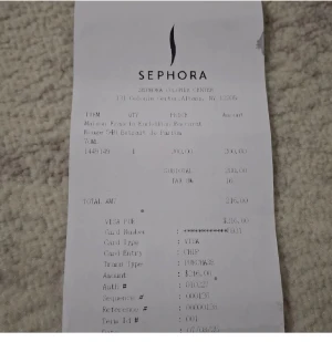 Baccarat Rouge 540 Extrait 70ml - Lyxig Extrait de Parfum från Maison Francis Kurkdjian Paris. Flaskan rymmer 70 ml och är tillverkad i Frankrike. Perfekt för dig som vill sticka ut med en ikonisk doft i din samling.