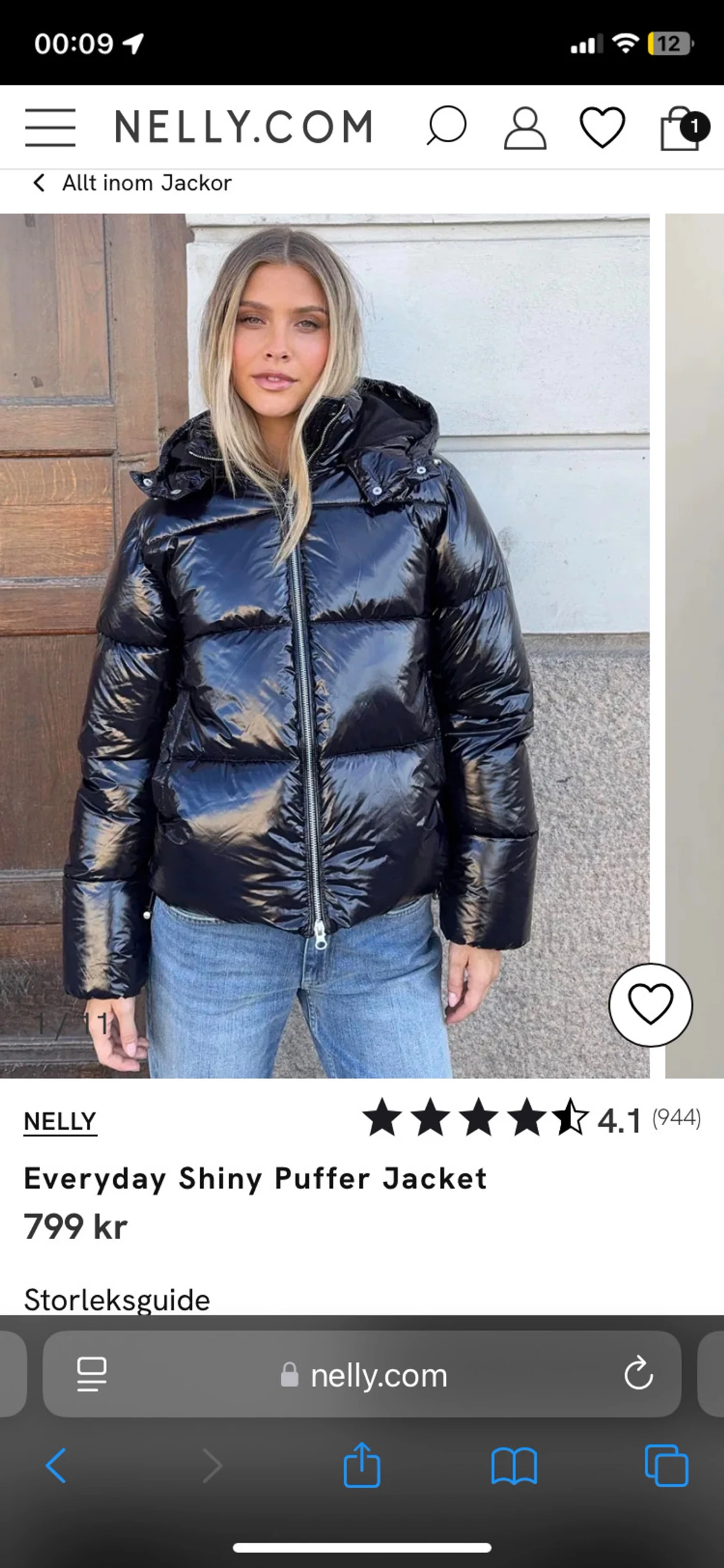 Svart glansig pufferjacka från Nelly - 1