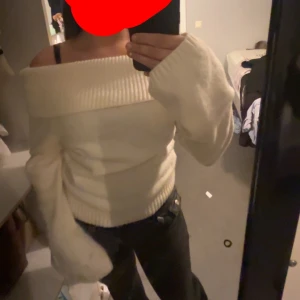 Off the shoulder tröja  - Snygg off the shoulder tröja från SHEIN i S 