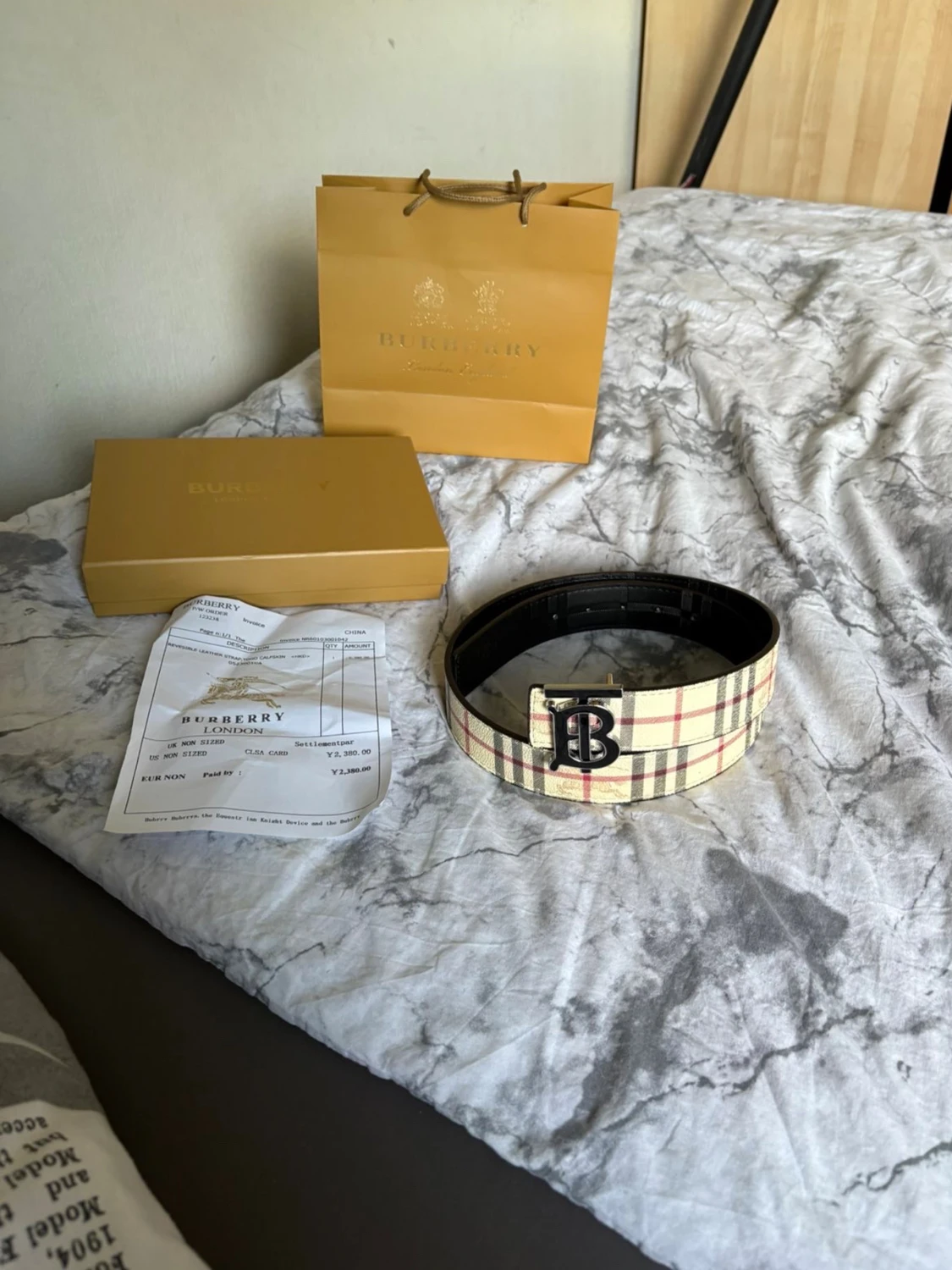 Svart beige bälte med klassiskt rutmönster - 1