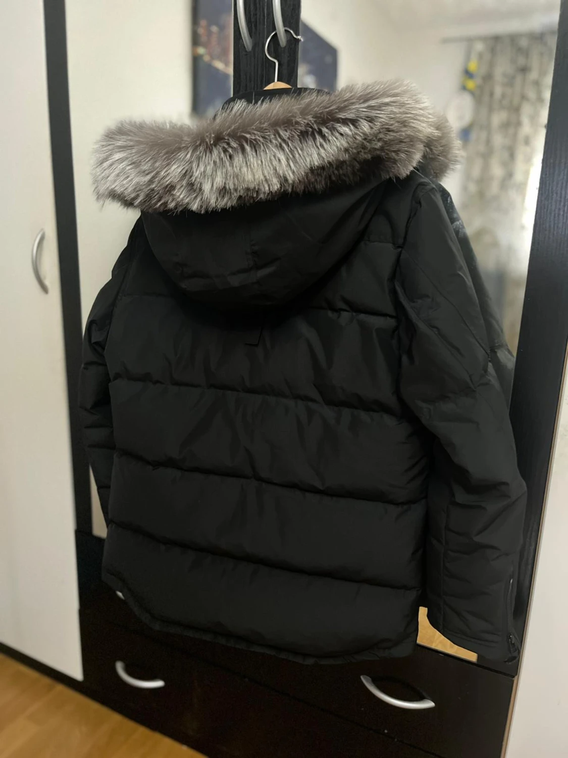 Svart dunjacka från Moose Knuckles onyx - 1