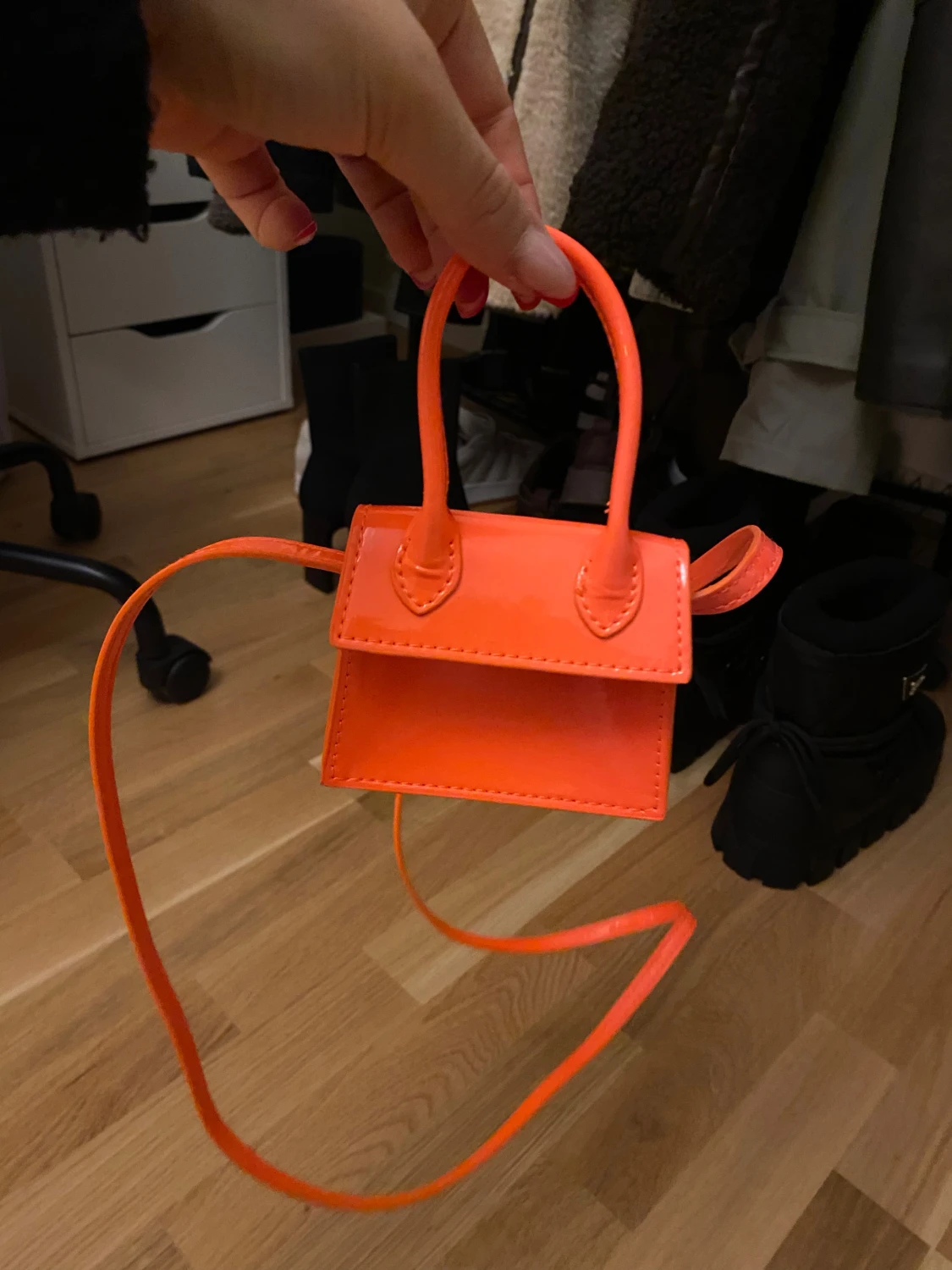 Mini orange axelväska i syntet - 3