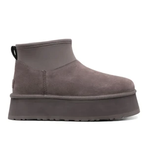 UGG Classic Mini Dipper boots mörkgrå stl 38 - Säljer ett par UGG Classic Mini Dipper boots mörkgrå stl 38. Helt nya aldrig använda säljs för att dom ej kommer till användning. Sälj utan kartong. 