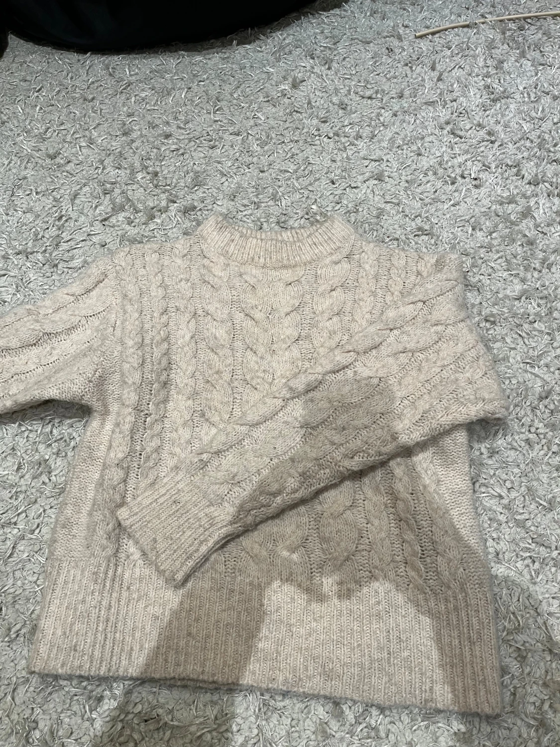 Beige stickad tröja Gina Tricot