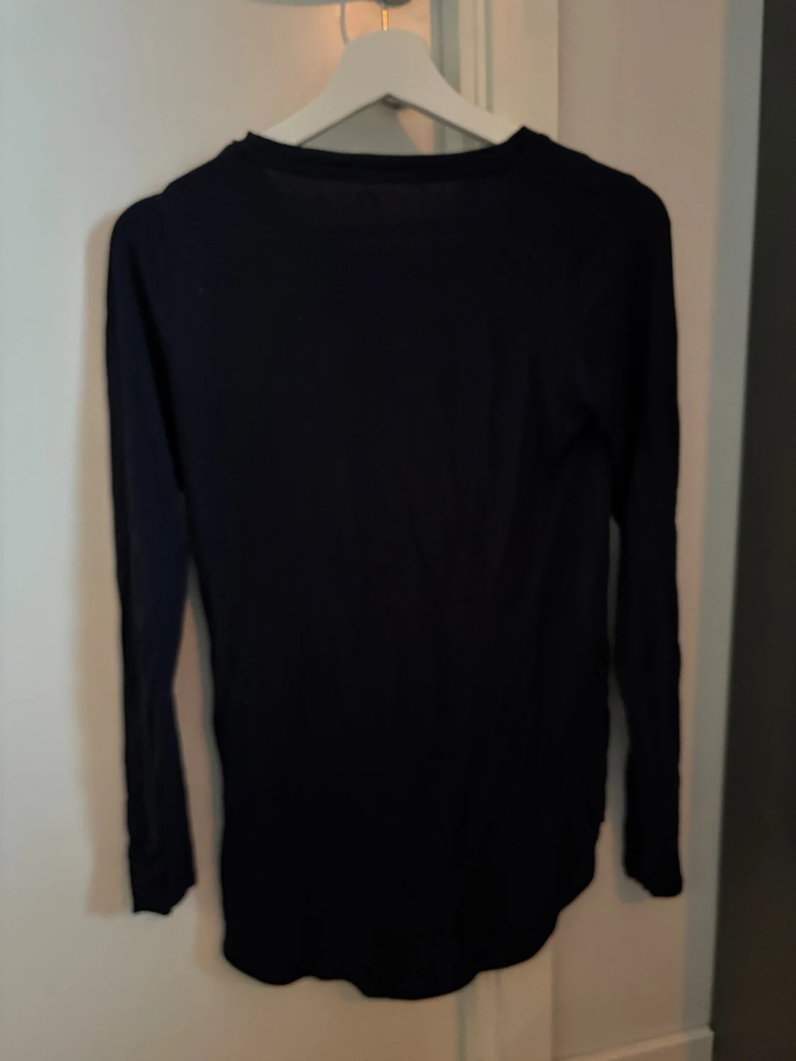 Mörkblå långärmad tröja från Cubus - 1