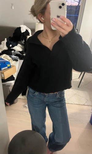 Stickad tröja  - Svart stickad tröja från Gina Tricot💓