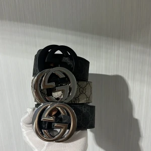 bälte   - Helt ny bälte med dustbag