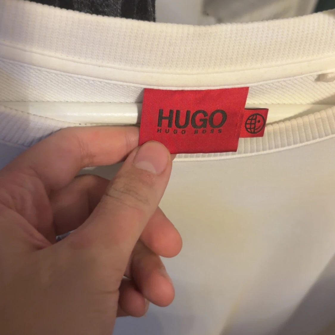 Vit sweatshirt från Hugo Boss - 1