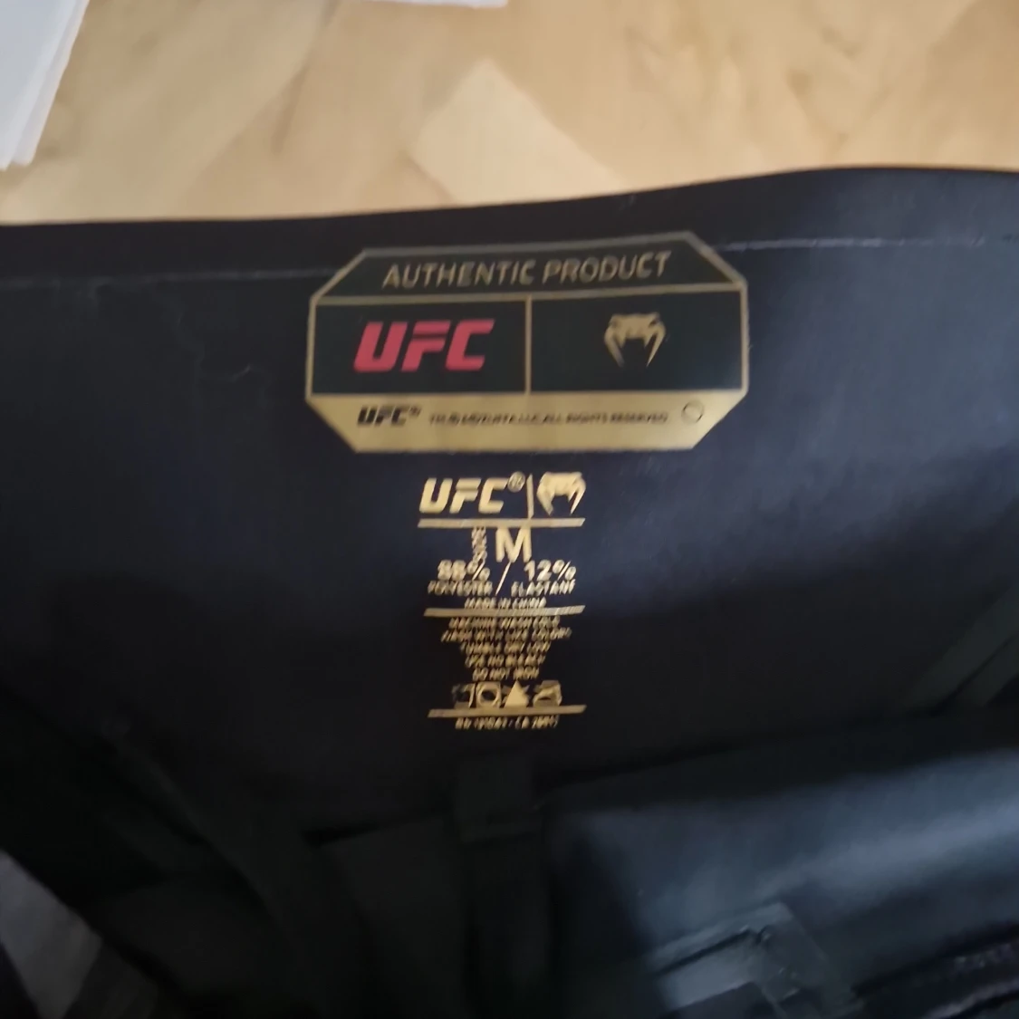 Venum guld/svarta tränings shorts - 1