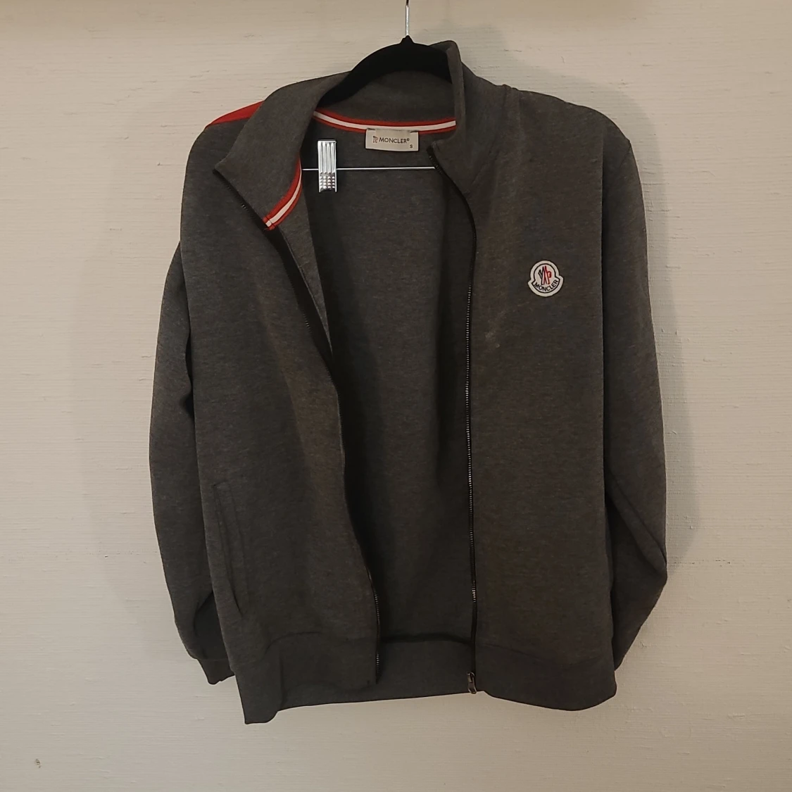 Grå ziptröja från Moncler S