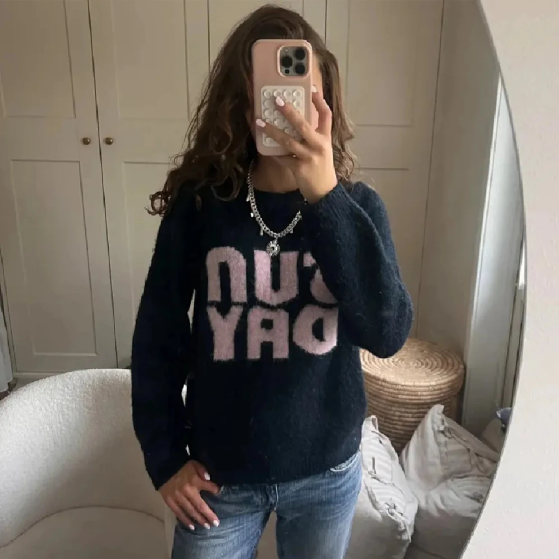 Mörkblå stickad tröja 