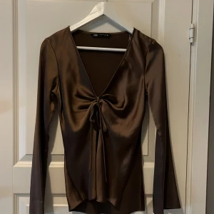 Fin blus från Zara  - Storlek xs aldrig användt