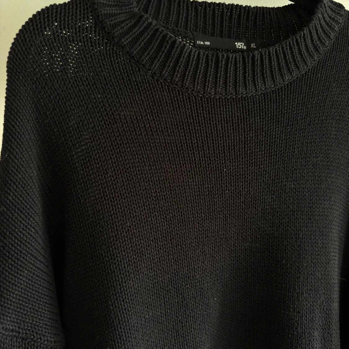 Stickad tröja svart  - 2