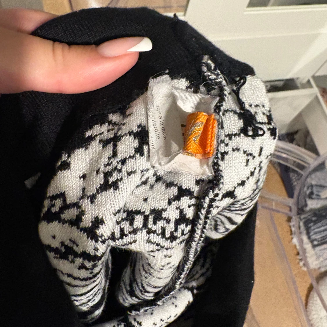 Svartvit mönstrad stickad kjol - 1