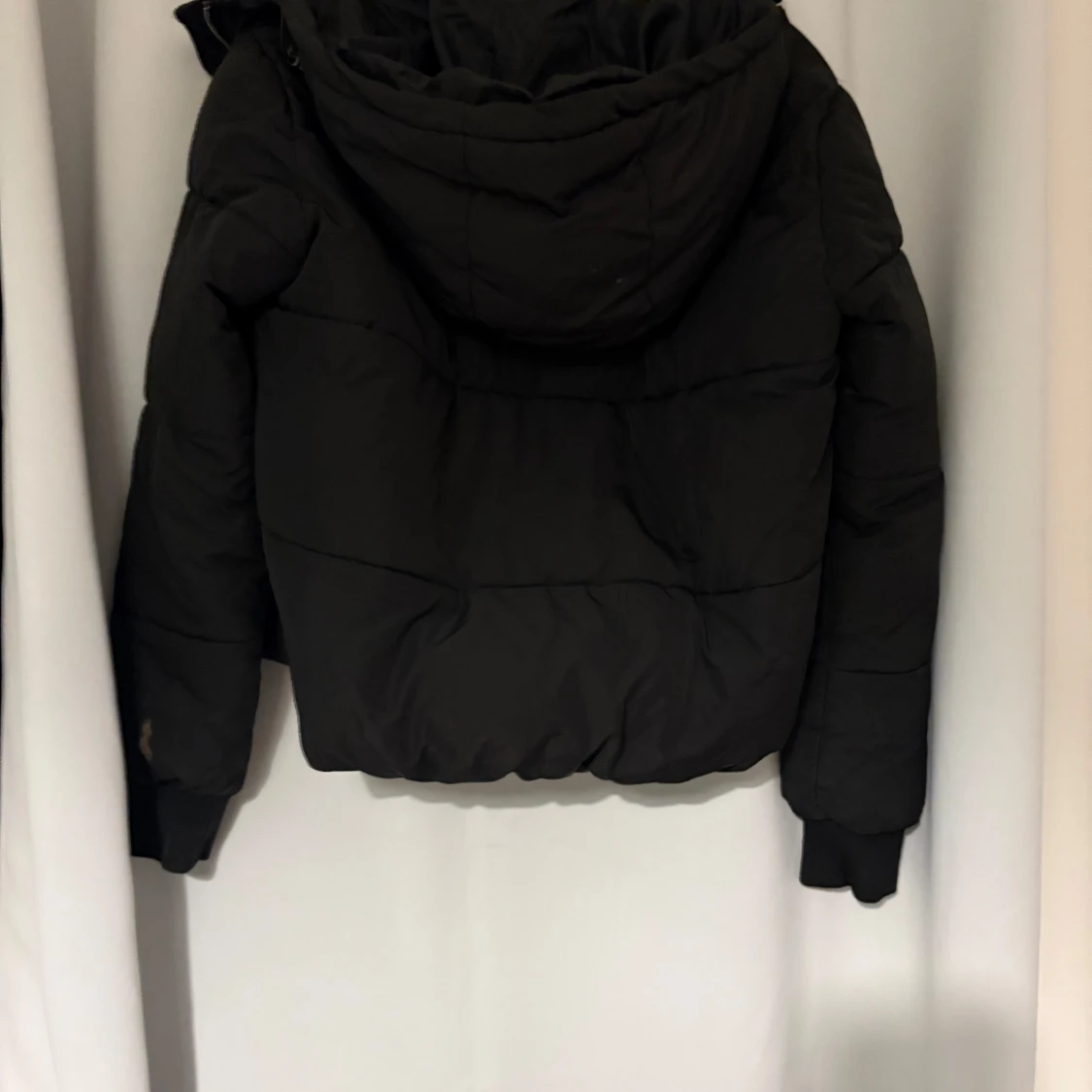 Svart pufferjacka från JDY med huva - 1