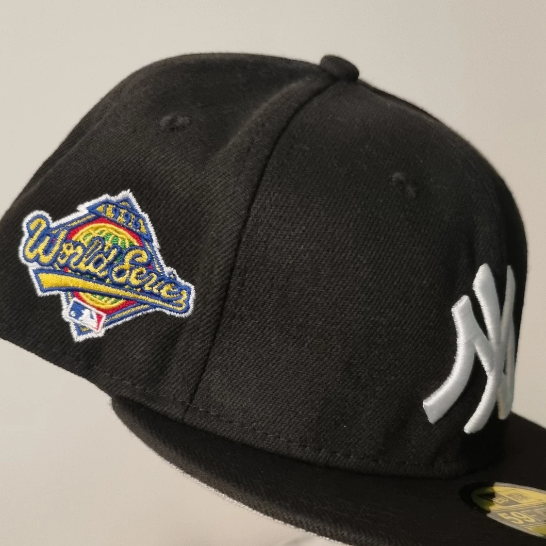 New Yorker keps med rosbrodyr - 1