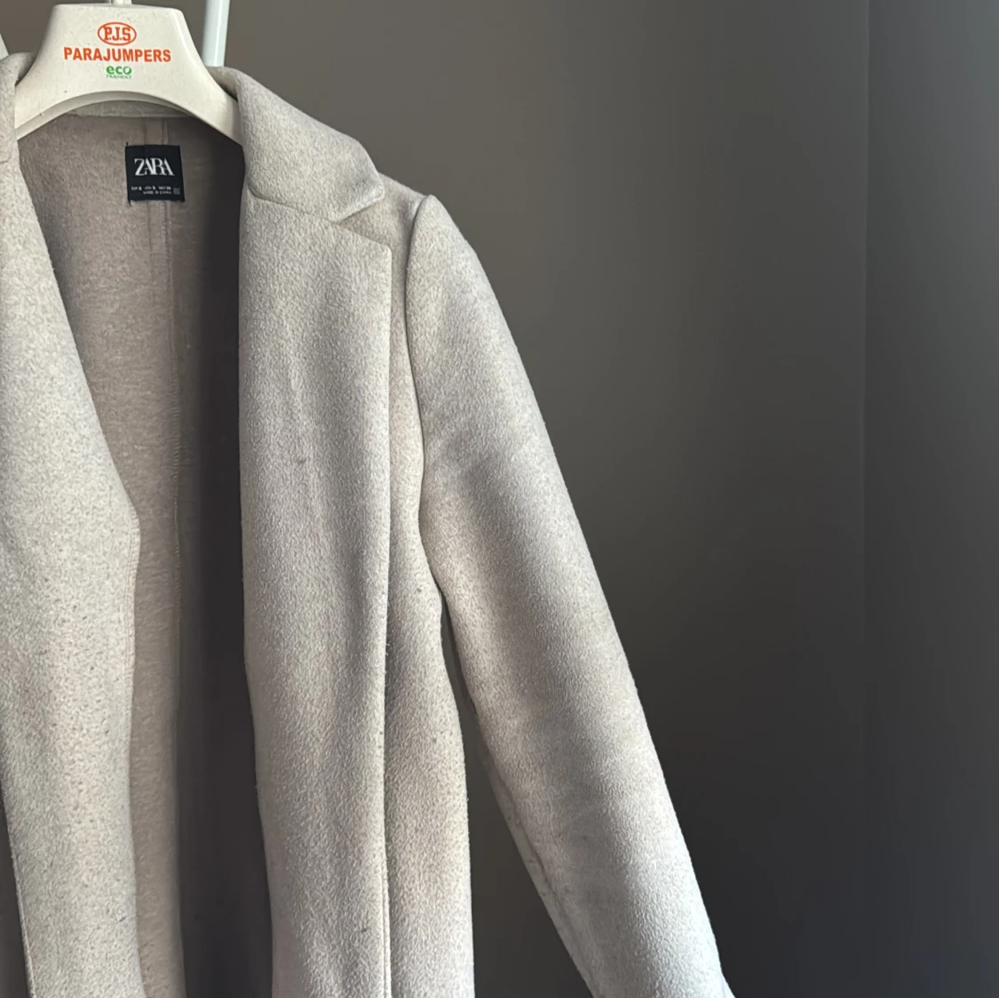 Beige kappa från Zara  - 1