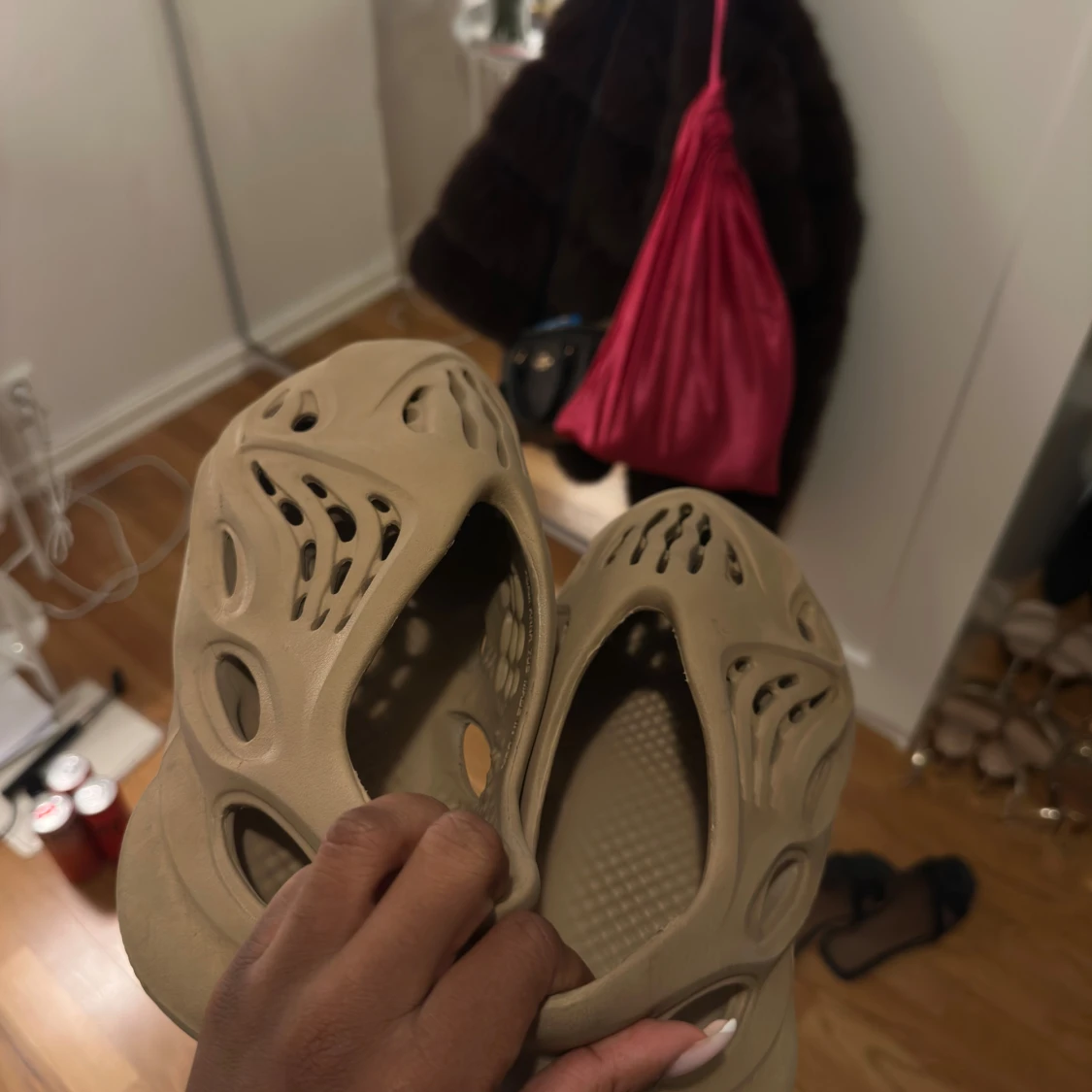 Beige adidas Yeezy Foam Runner - 1