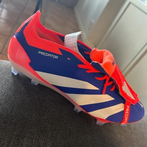 Adidas Predator Elite FT F fotbollsskor - Säljer ett par Adidas Predator Elite FT F fotbollsskor dom är i helt nytt skick bara testade säljer dom då dom inte går att lämna tillbaka.