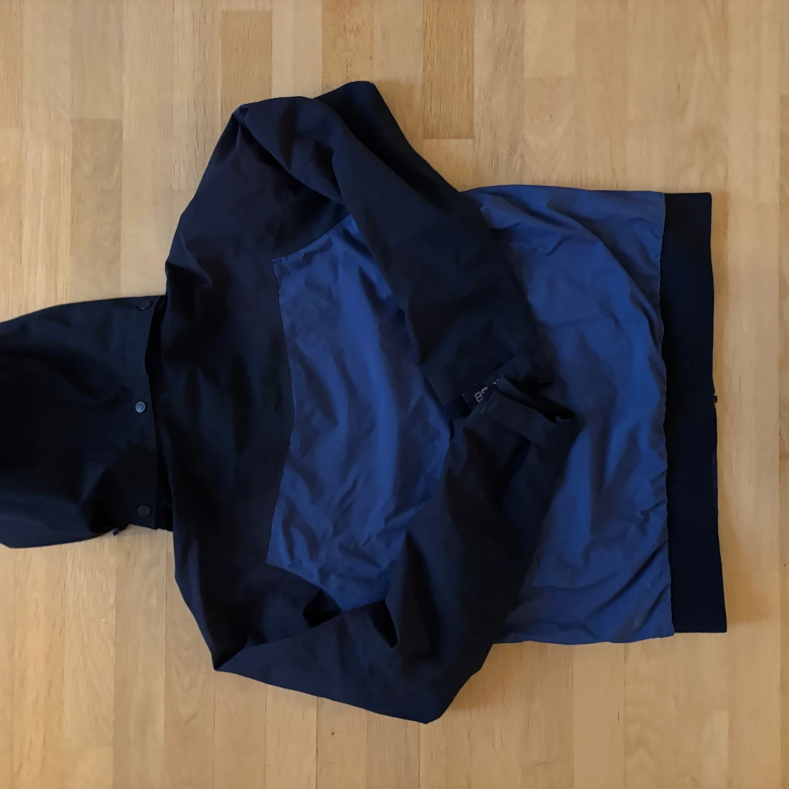 Blå och svart vindjacka från 8848 Altitude - 1