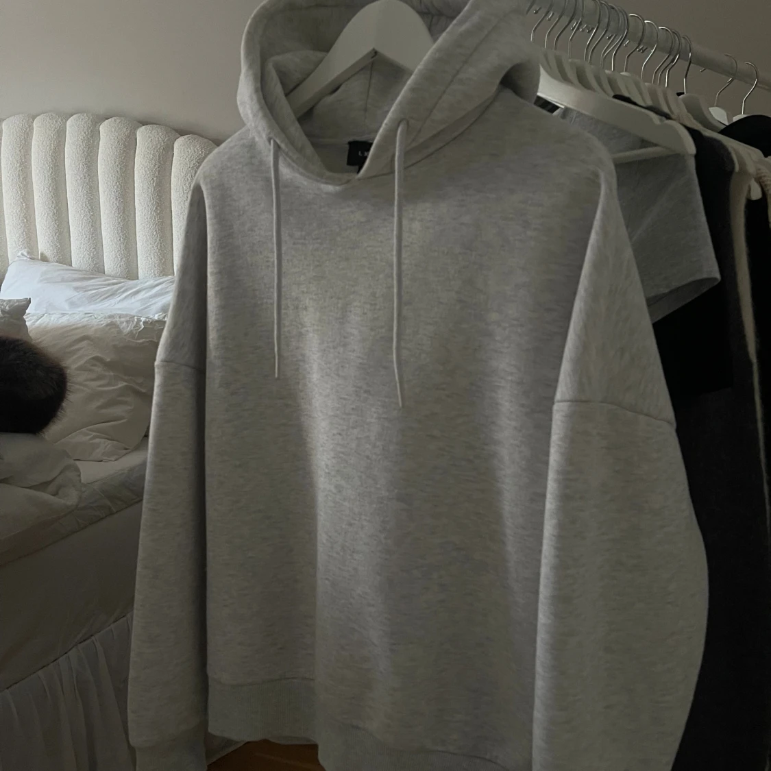 Grå hoodie från LXA STHLM - 1