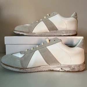 Vita GATs - Säljer dessa stilrena vita GATs då de var för små. Dm för funderingar eller extra bilder