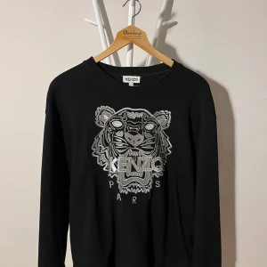 Kenzo Sweatshirt - Kenzo tröja som är köpt förra året. Men har endast använt 2-3 gånger. Den har bara legst i garderoben annars.
