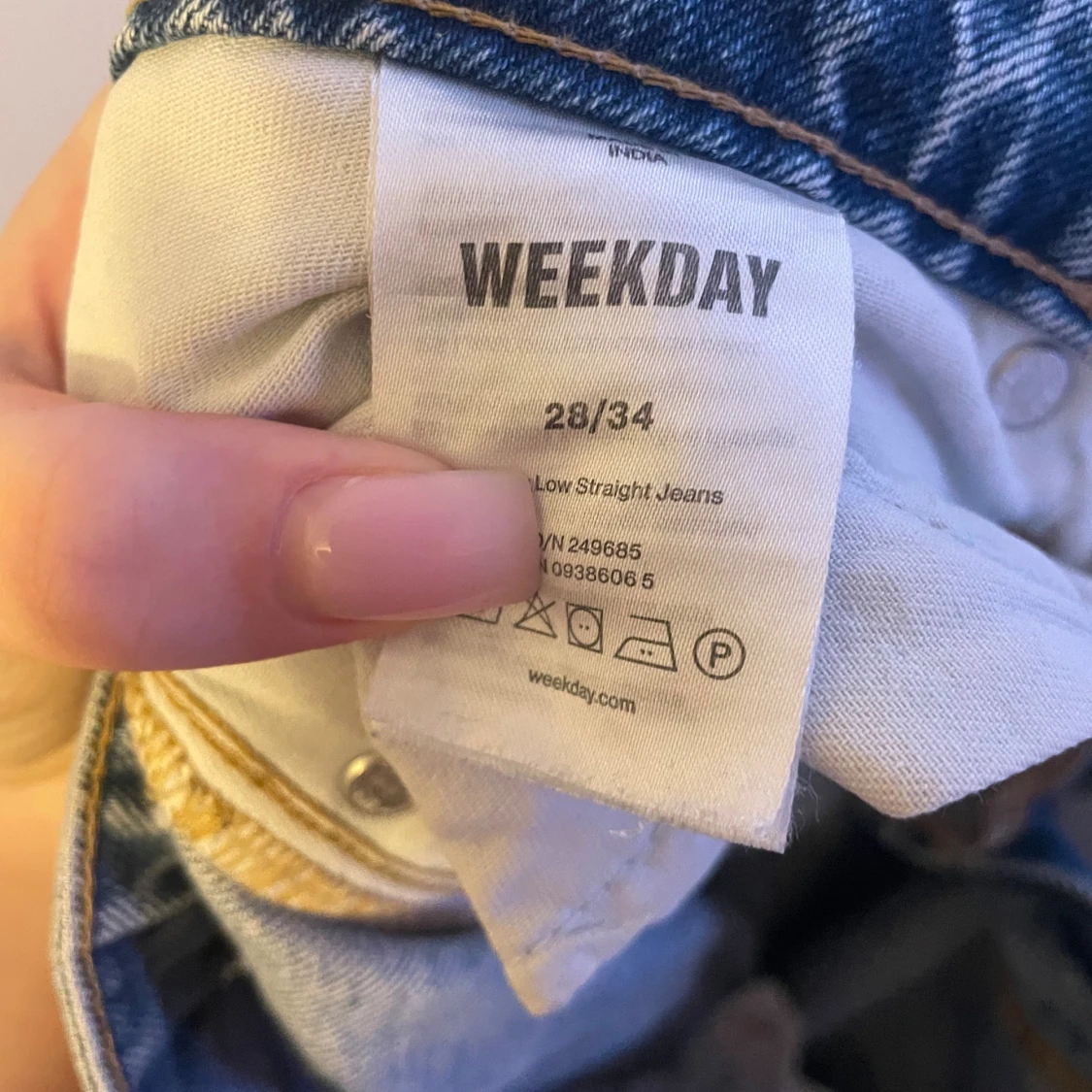 Weekday ljusblå low straight jeans 28/34 - 2
