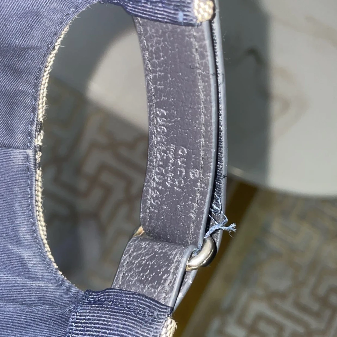 Gucci keps med monogram och röd-blå rand - 4