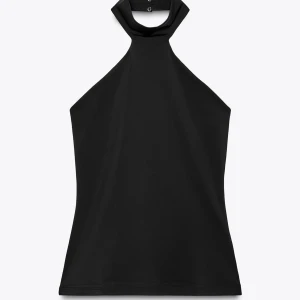 Svart halterneck topp - Super snygg topp som endast är använd en gång!☀️☀️