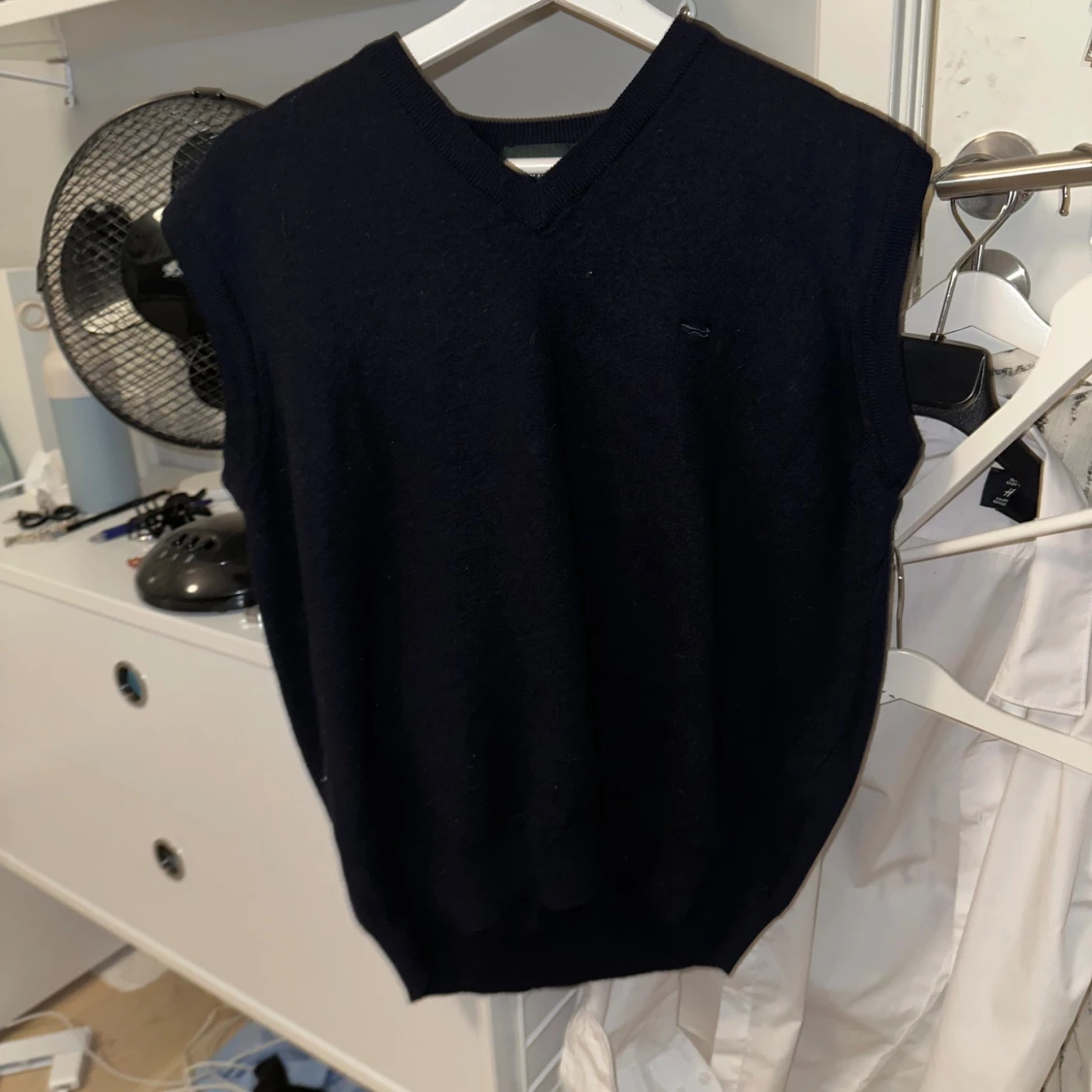 Mörkblå ullväst från Wolsey