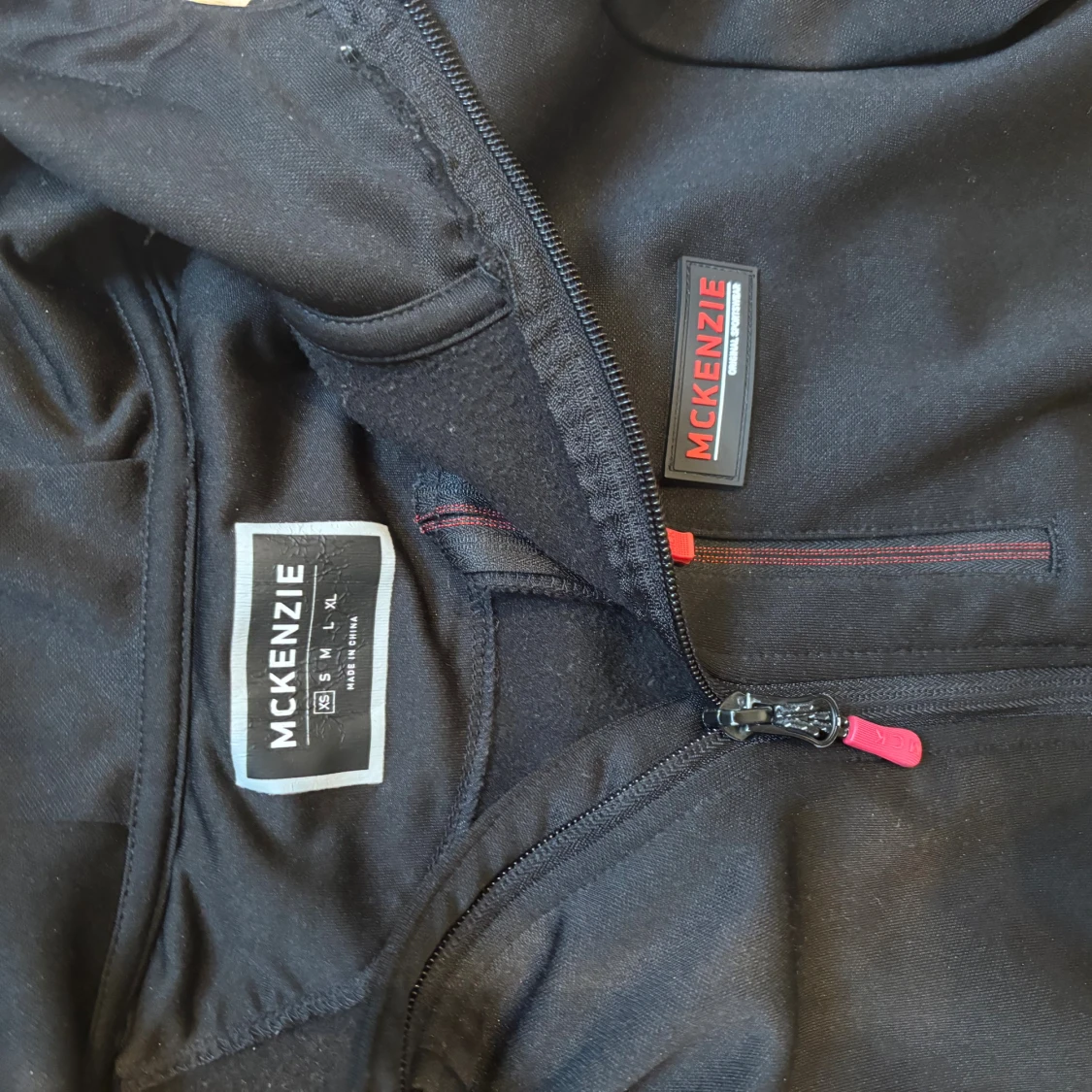 Svart tracksuit från McKenzie med dragkedja - 2